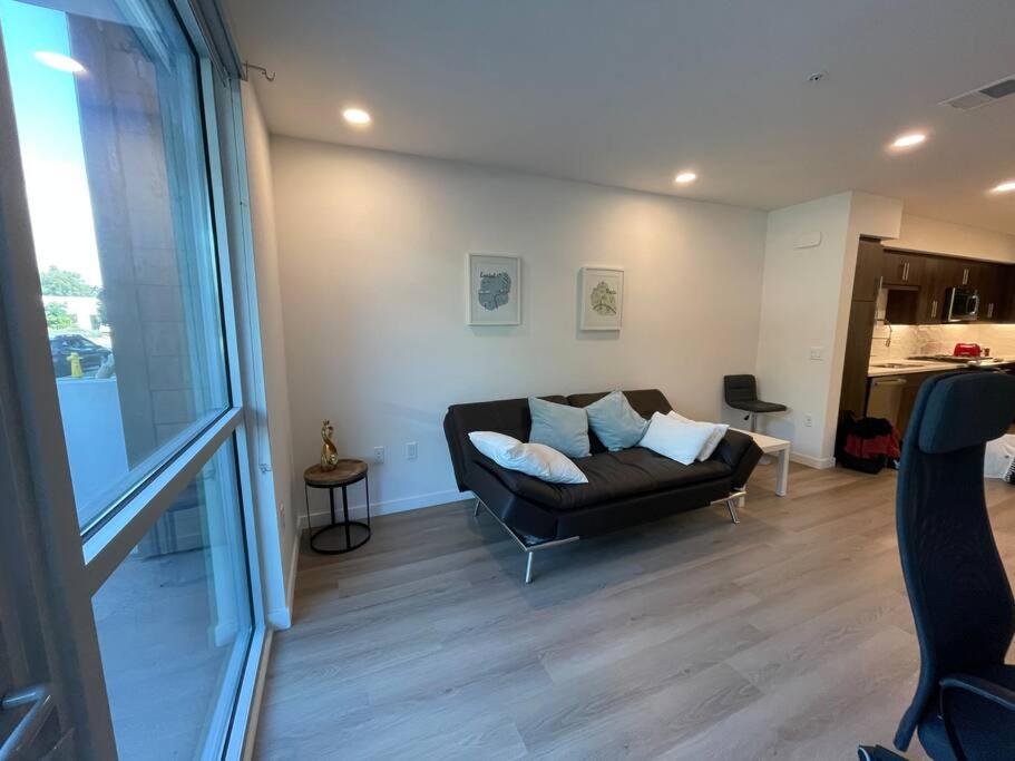 Luxurious Apartment Bardeen New Port Beach 1 Bedroom Irvine Exterior photo